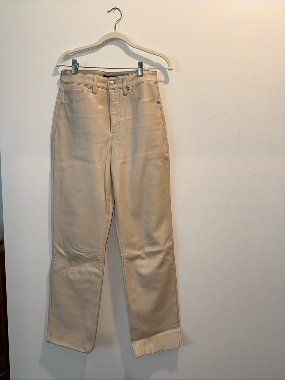 Express faux leather Straight Leg Jeans in Cream size 26